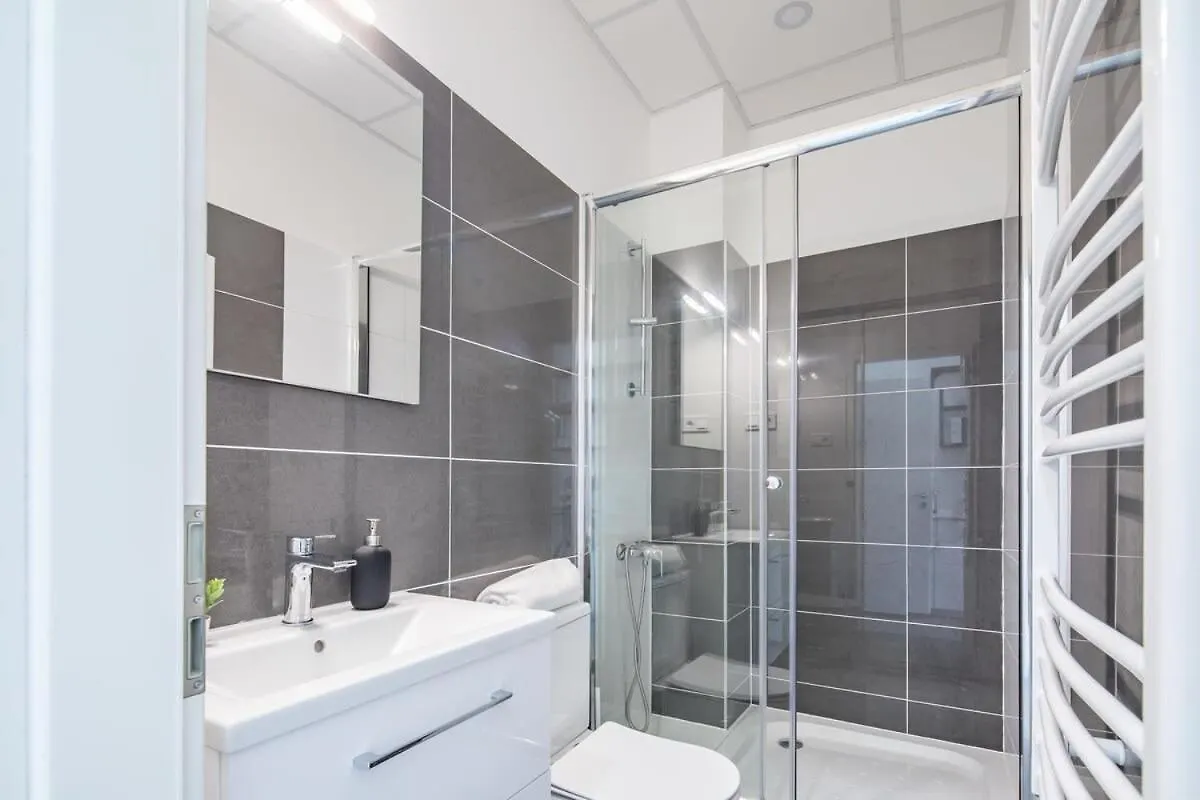 Newly Designed Central Studio Budapest 0*,