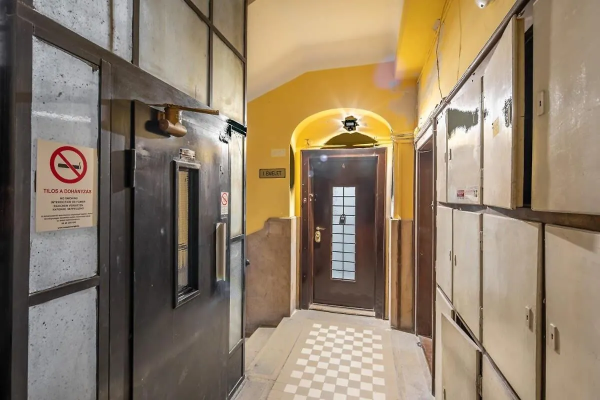 Newly Designed Central Studio Budapest